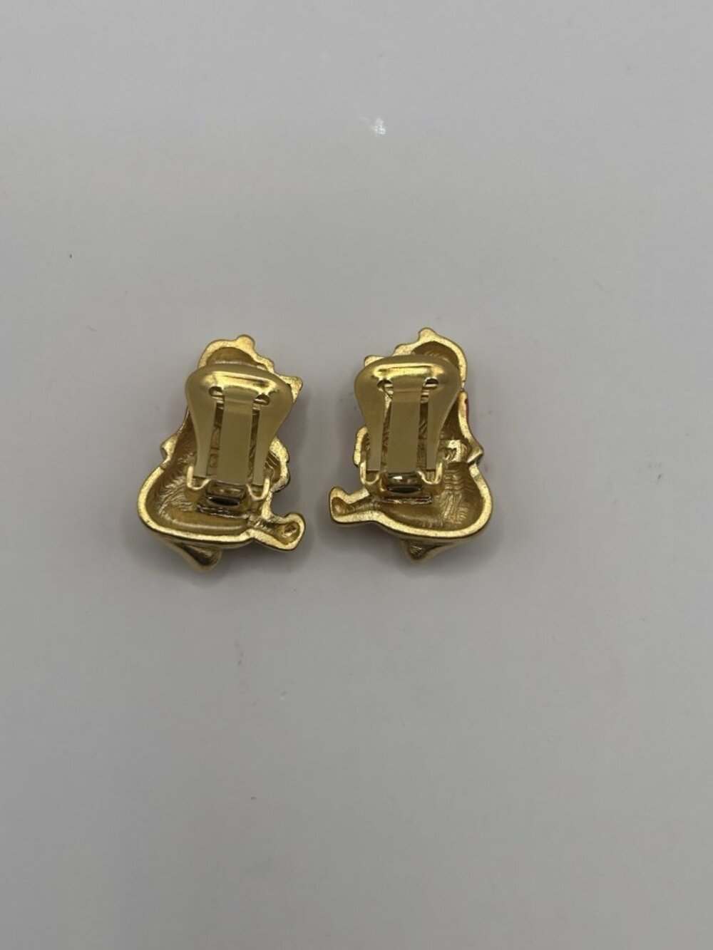 Winnie The Pooh Honey Pot Earrings Enamel Gold Tone Clip On RJ Design Disney - Picture 6 of 6